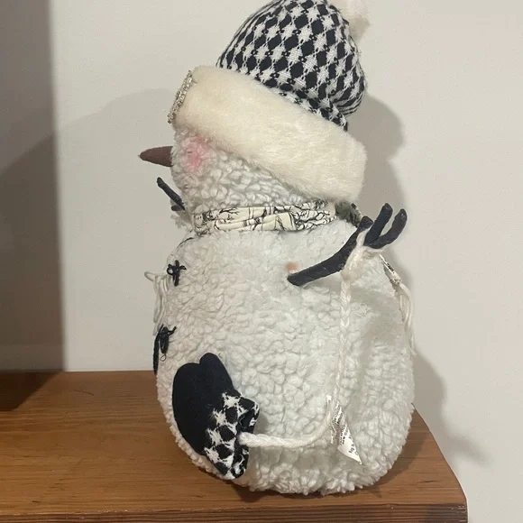 Cozy Snowman Holiday Decor with Black and White Accents vintage - Picture 2 of 10
